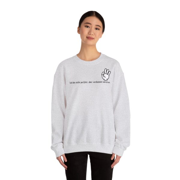 Perfektion ist relativ Unisex Sweatshirt – Bild 9