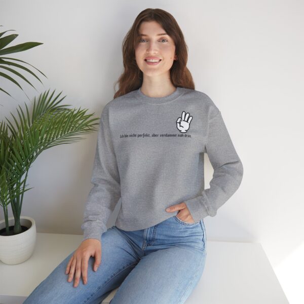 Perfektion ist relativ Unisex Sweatshirt – Bild 23