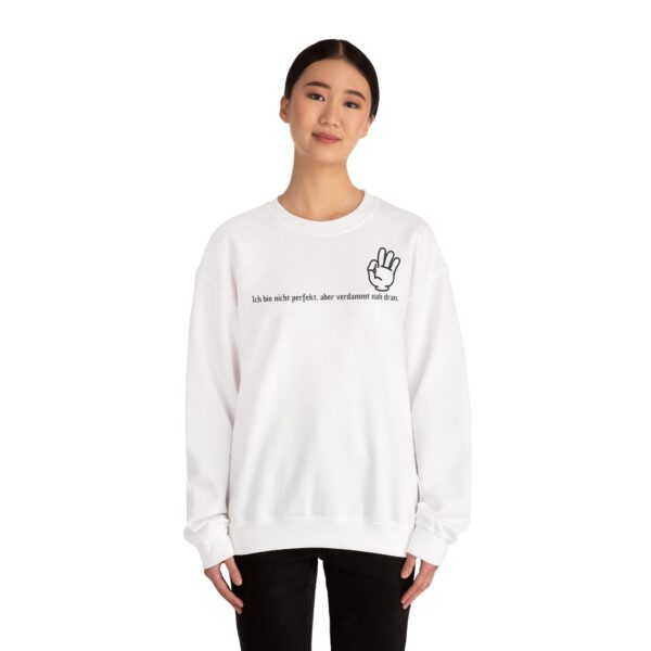 Perfektion ist relativ Unisex Sweatshirt – Bild 4